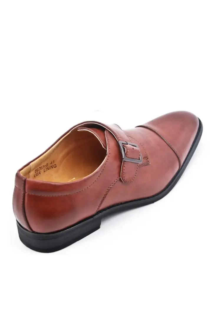 Derby en simili cuir avec boucle cognac brillant