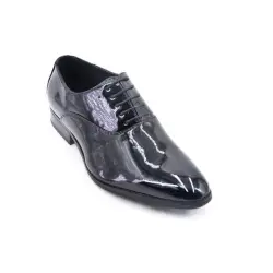 Derby vernis noir