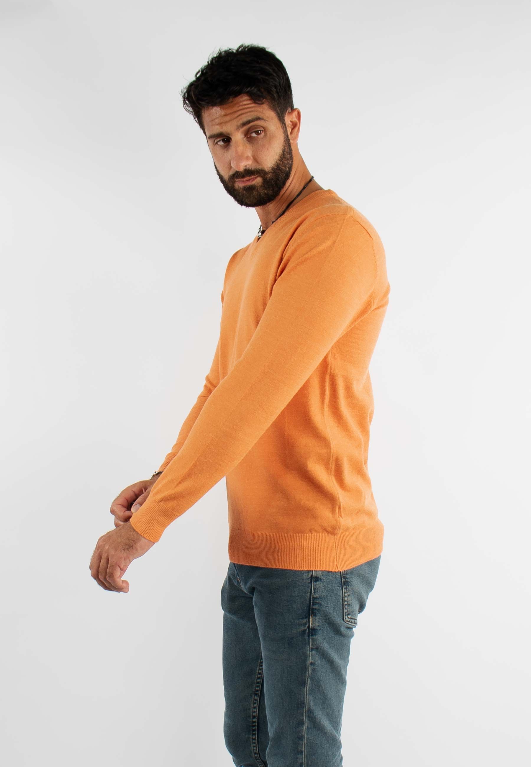 Pull orange cashemere avec col V