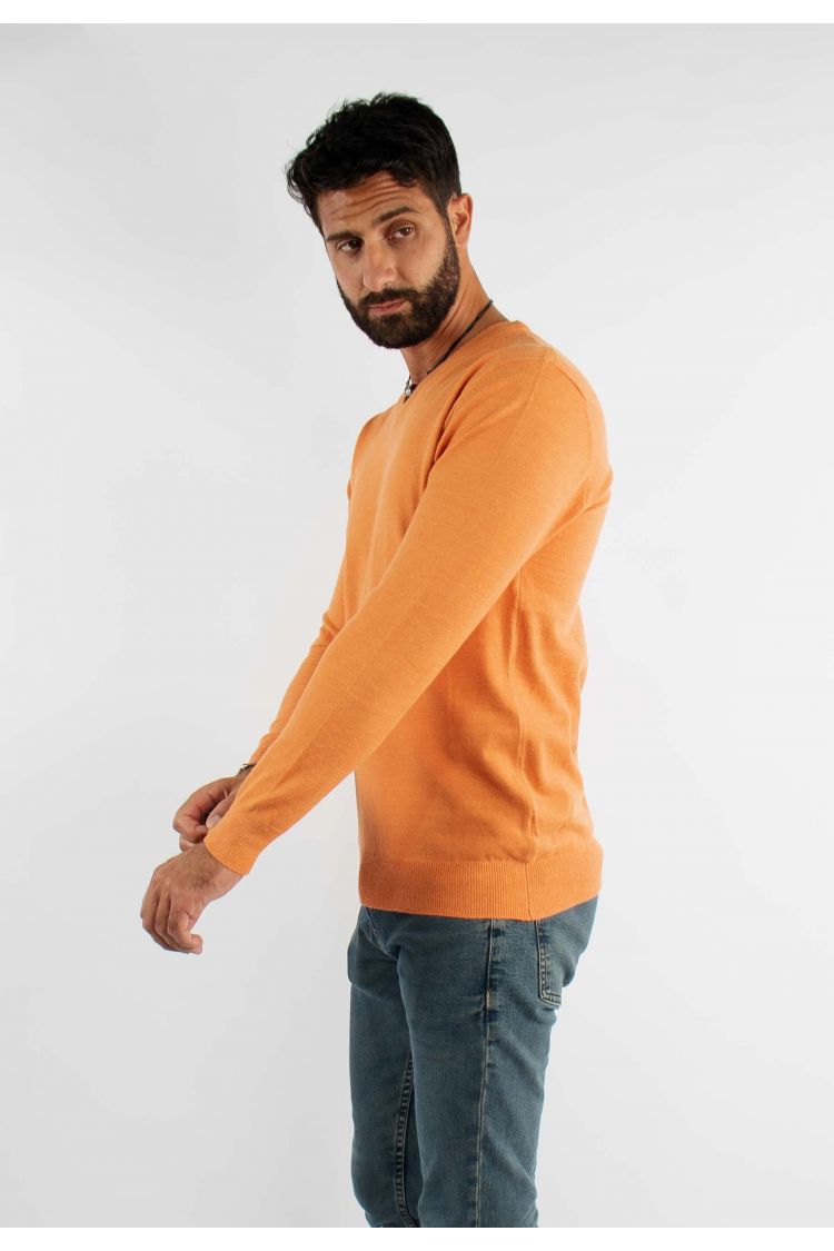 Pull orange cashemere avec col V