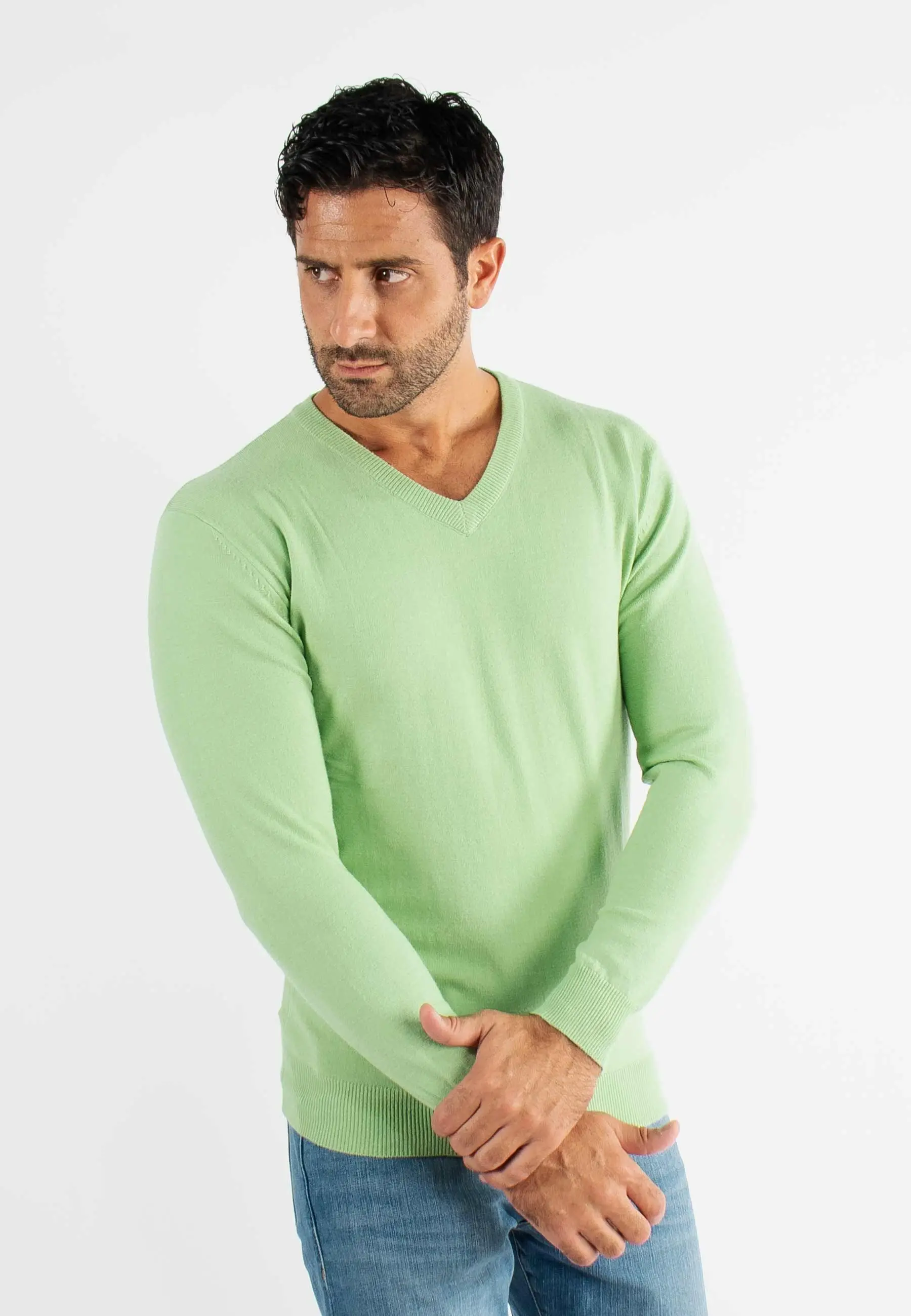 Pull col V vert en cashemere unicolore