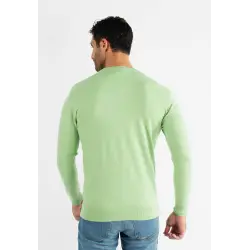 Pull col V vert en cashemere unicolore