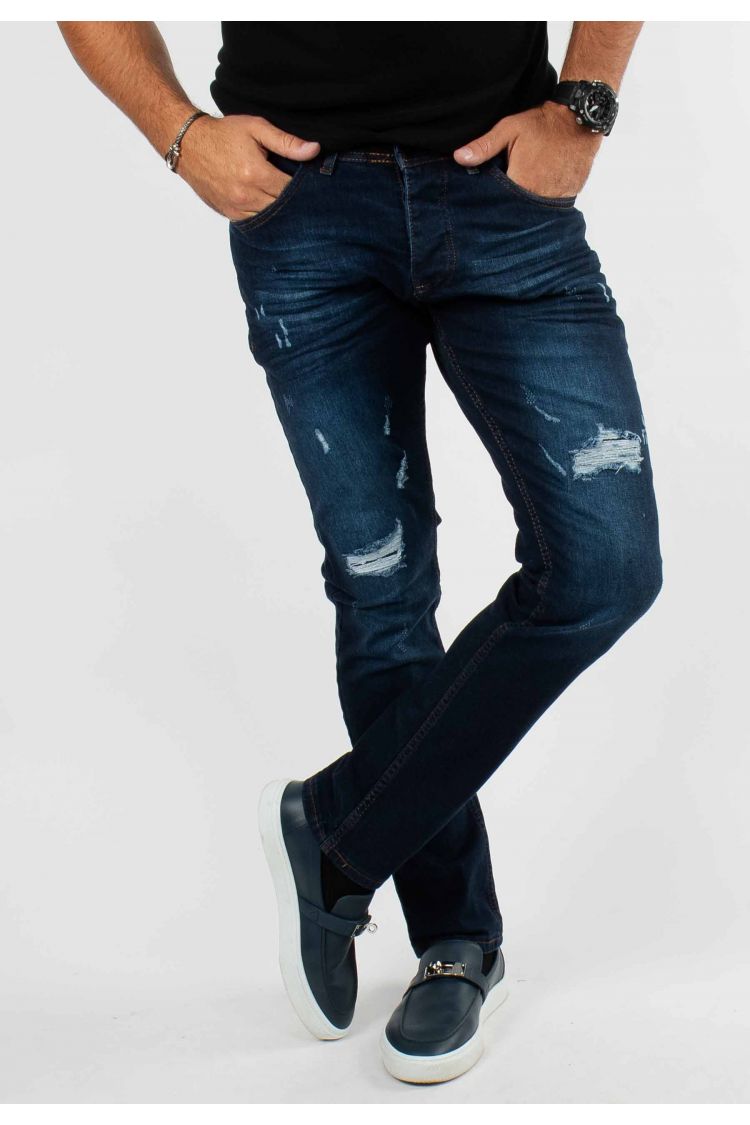 Jean bleu avec trous