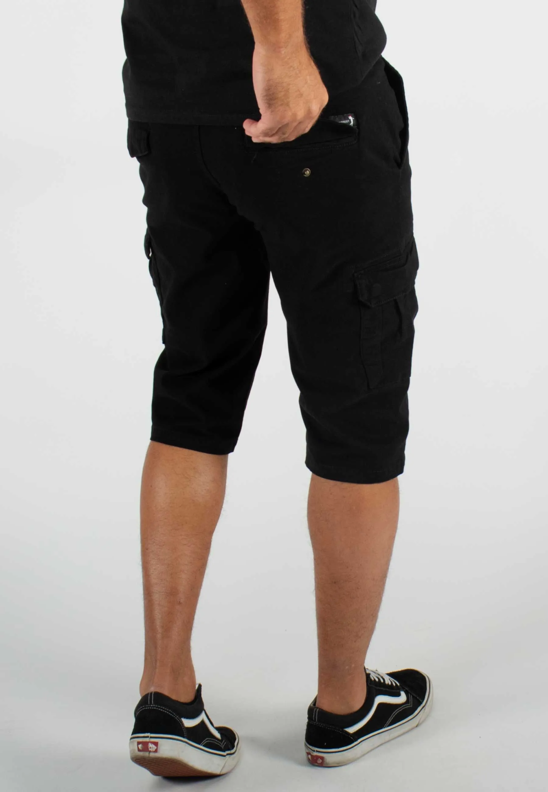 Short cargo mi-long noir