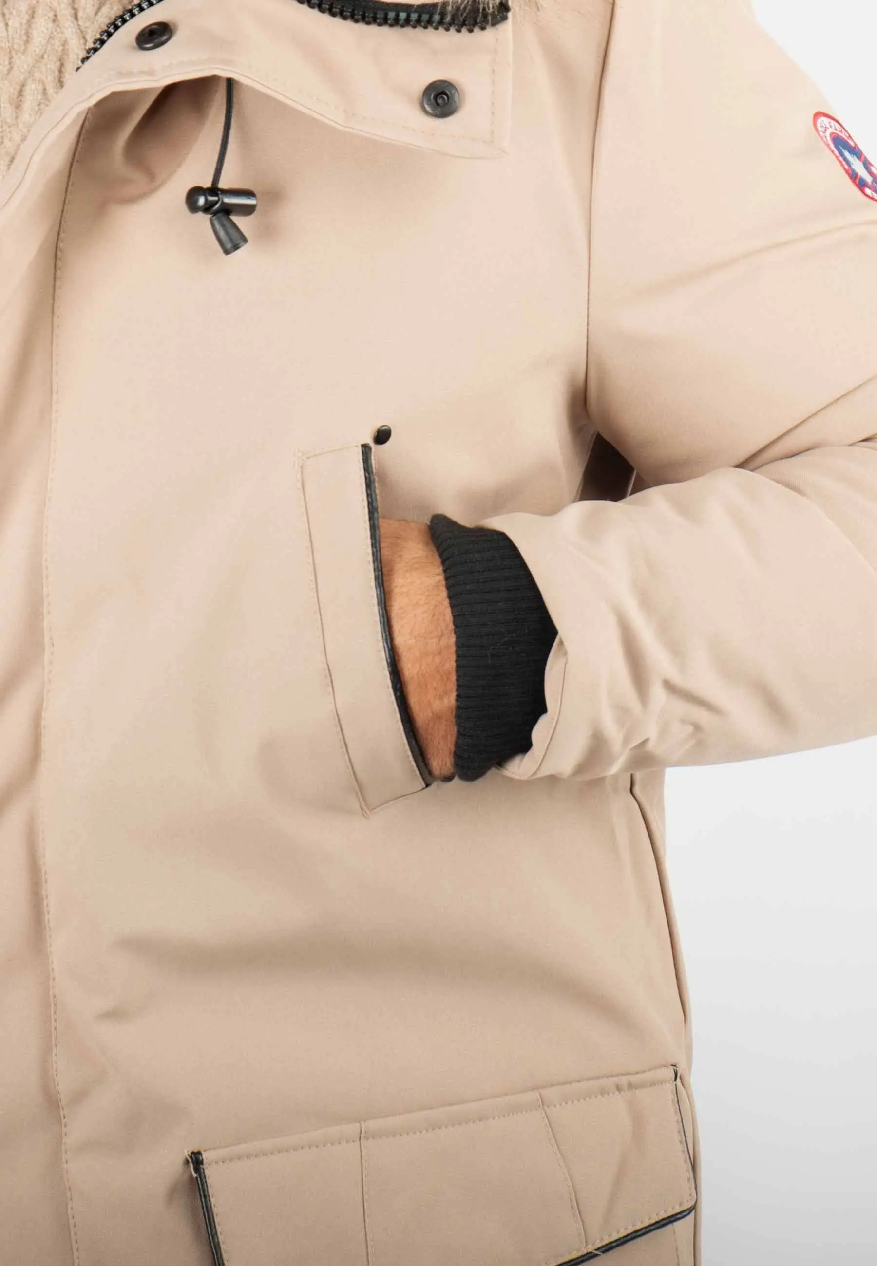 Parka Homme Hiver Beige avec Capuche en Fourrure – Élégance et Chaleur pour les Jours Froids