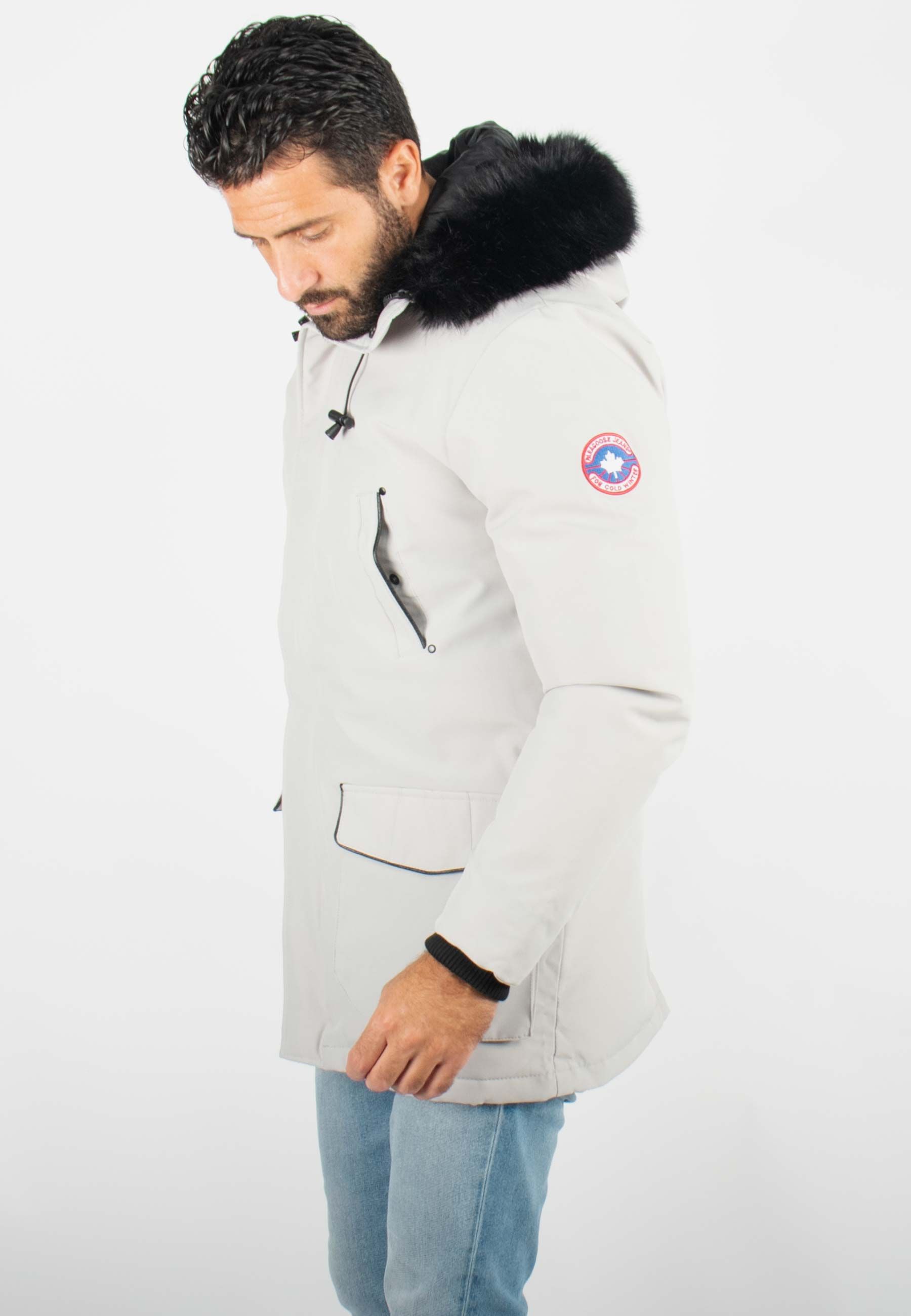 Parka Homme Hiver Grise avec Capuche en Fourrure noire – Élégance et Chaleur pour les Jours Froids