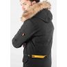 Parka noire ultra-fonctionnelle avec capuche fourrée