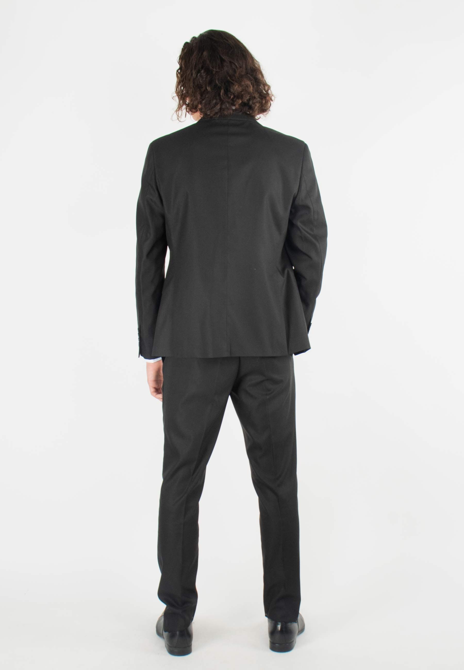 Costume homme noir moderne