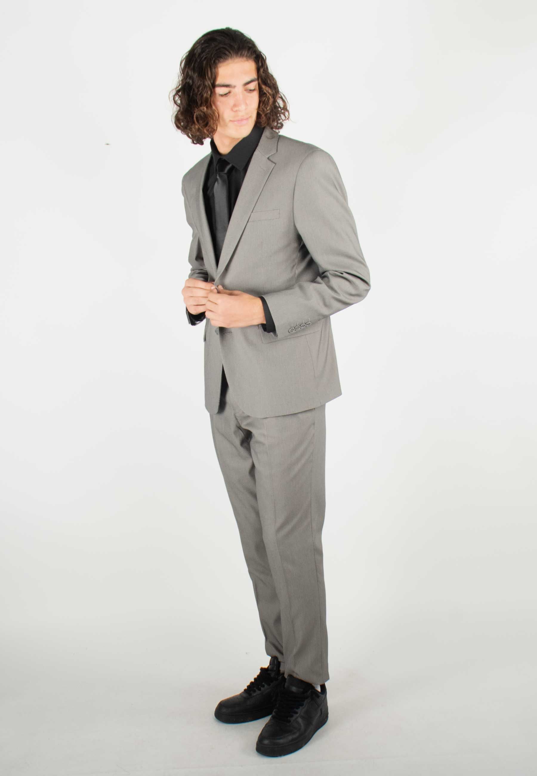 Costume homme gris moderne