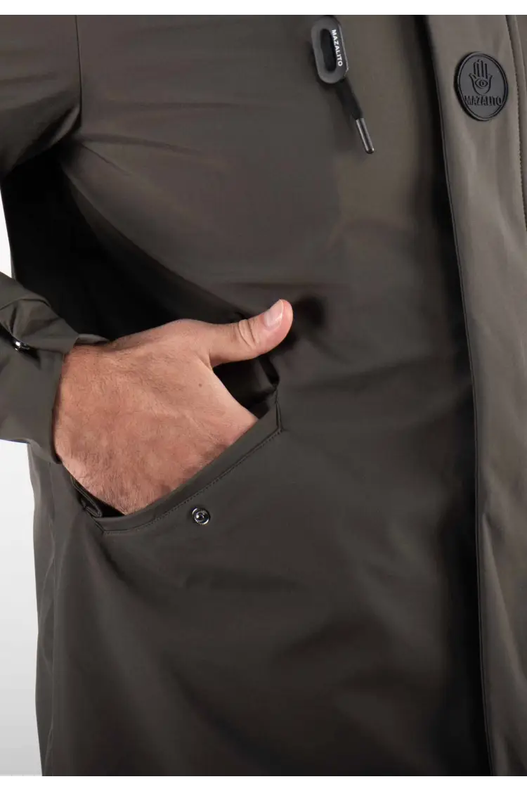 Parka Mi-Longue Homme Mazalito – Kaki, Minimaliste et Moderne