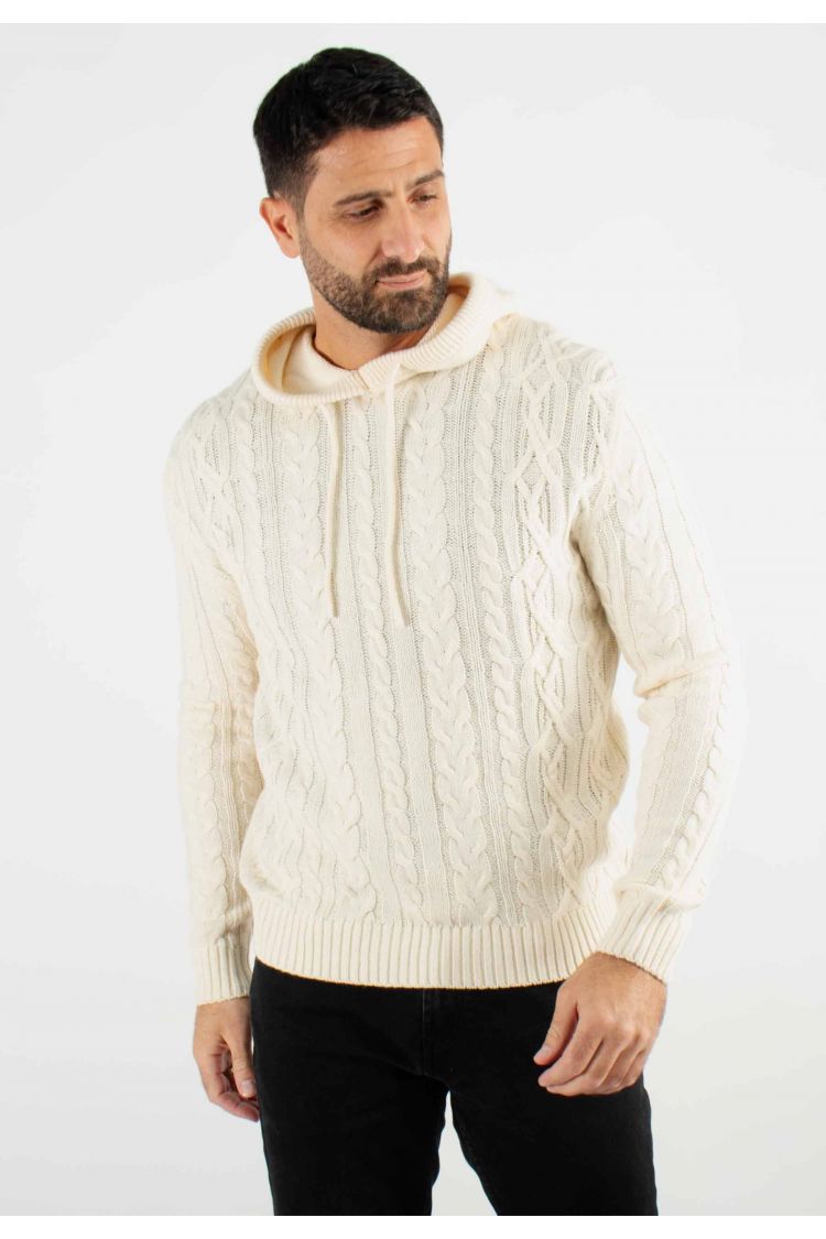 Pull torsadé avec capuche ecru