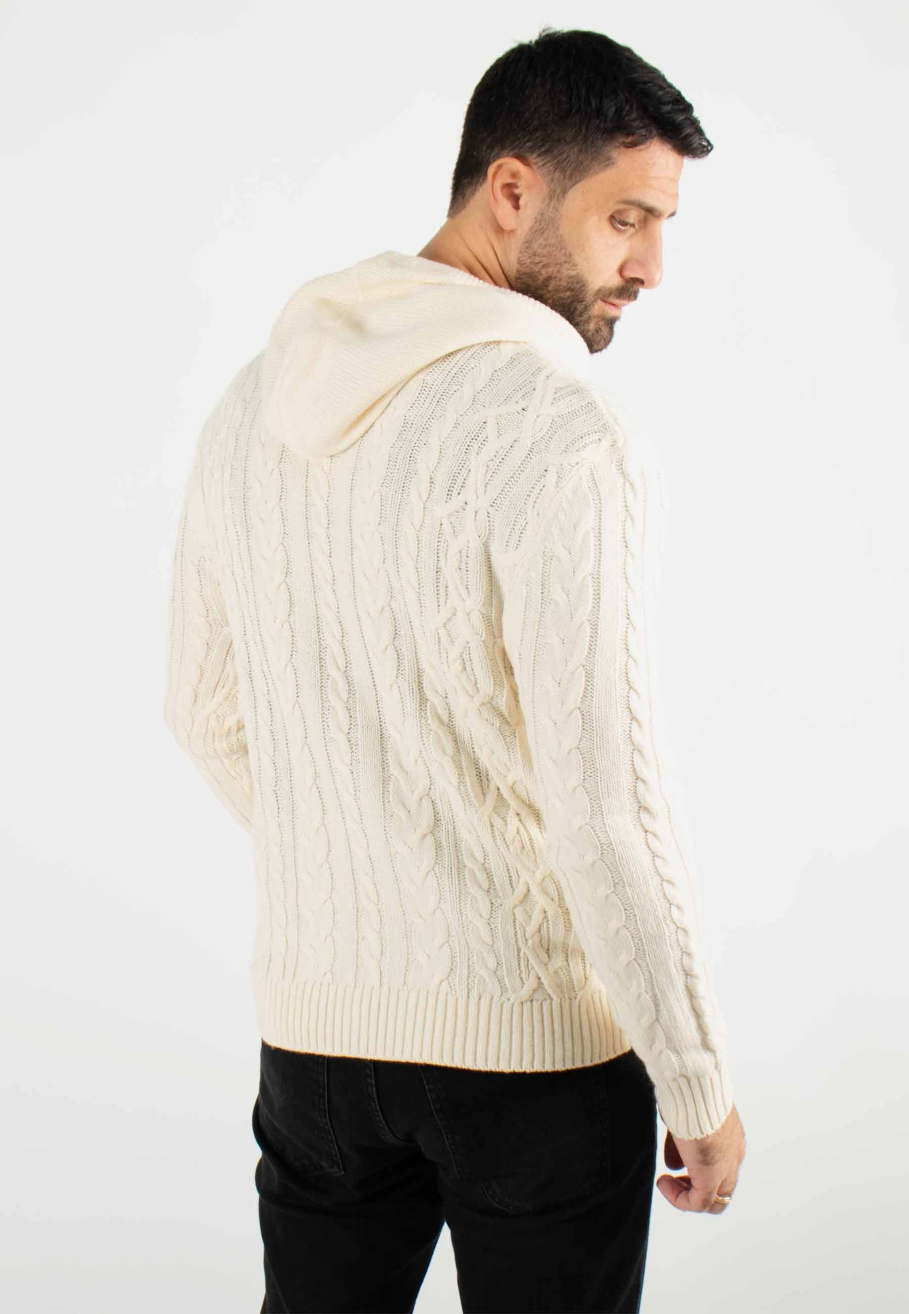 Pull torsadé avec capuche ecru