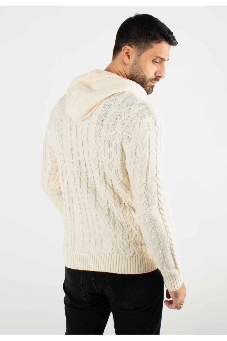 Pull torsadé avec capuche ecru