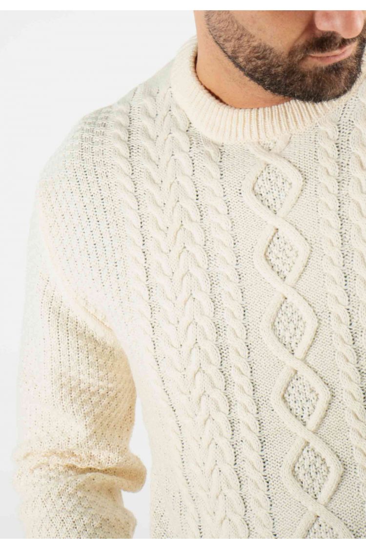 Pull torsadé col rond écru