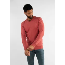 Pull rouge vintage touch cashemere avec col V
