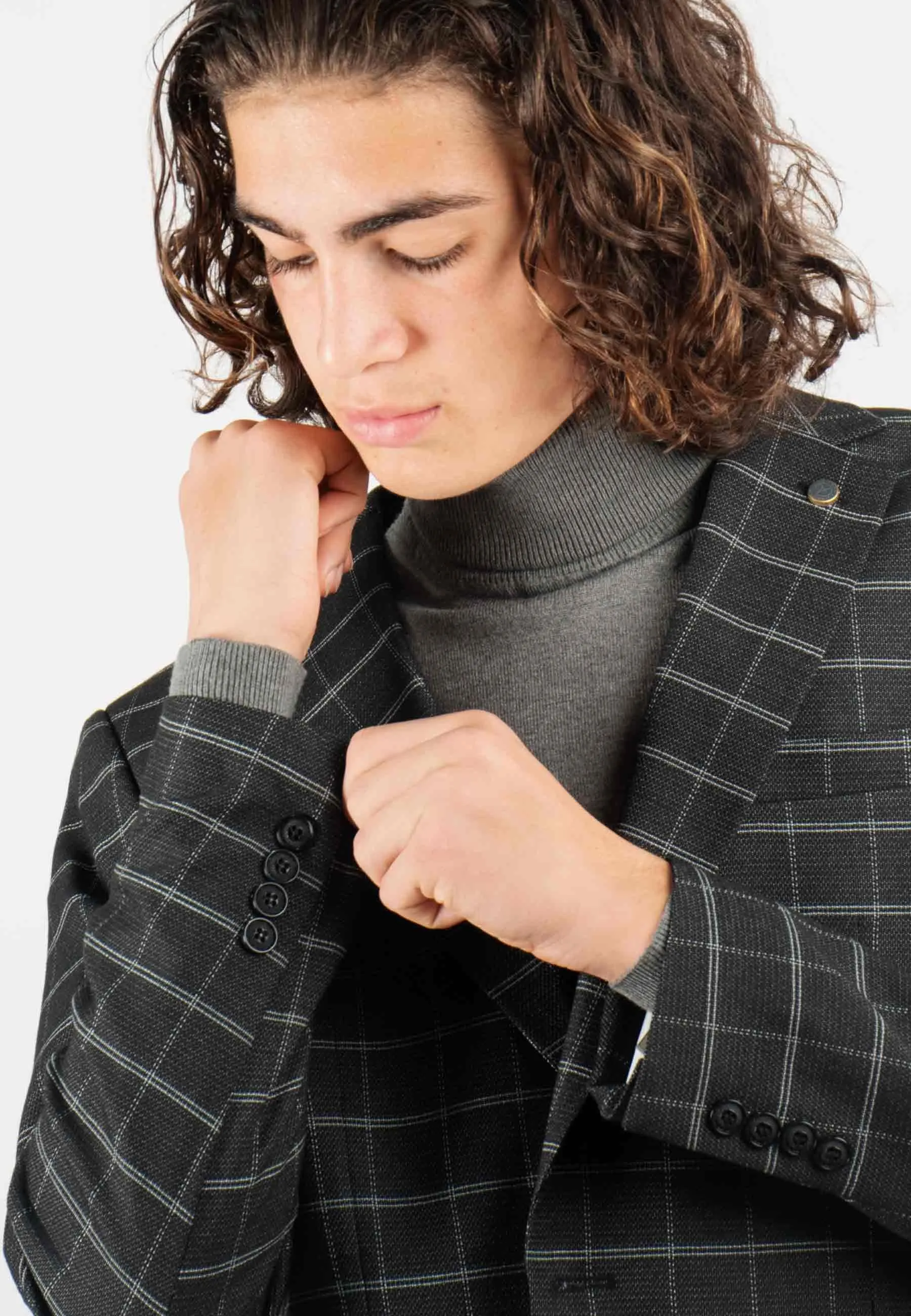 Veste de costume anthracite à carreaux avec poches latérales, style élégant et intemporel