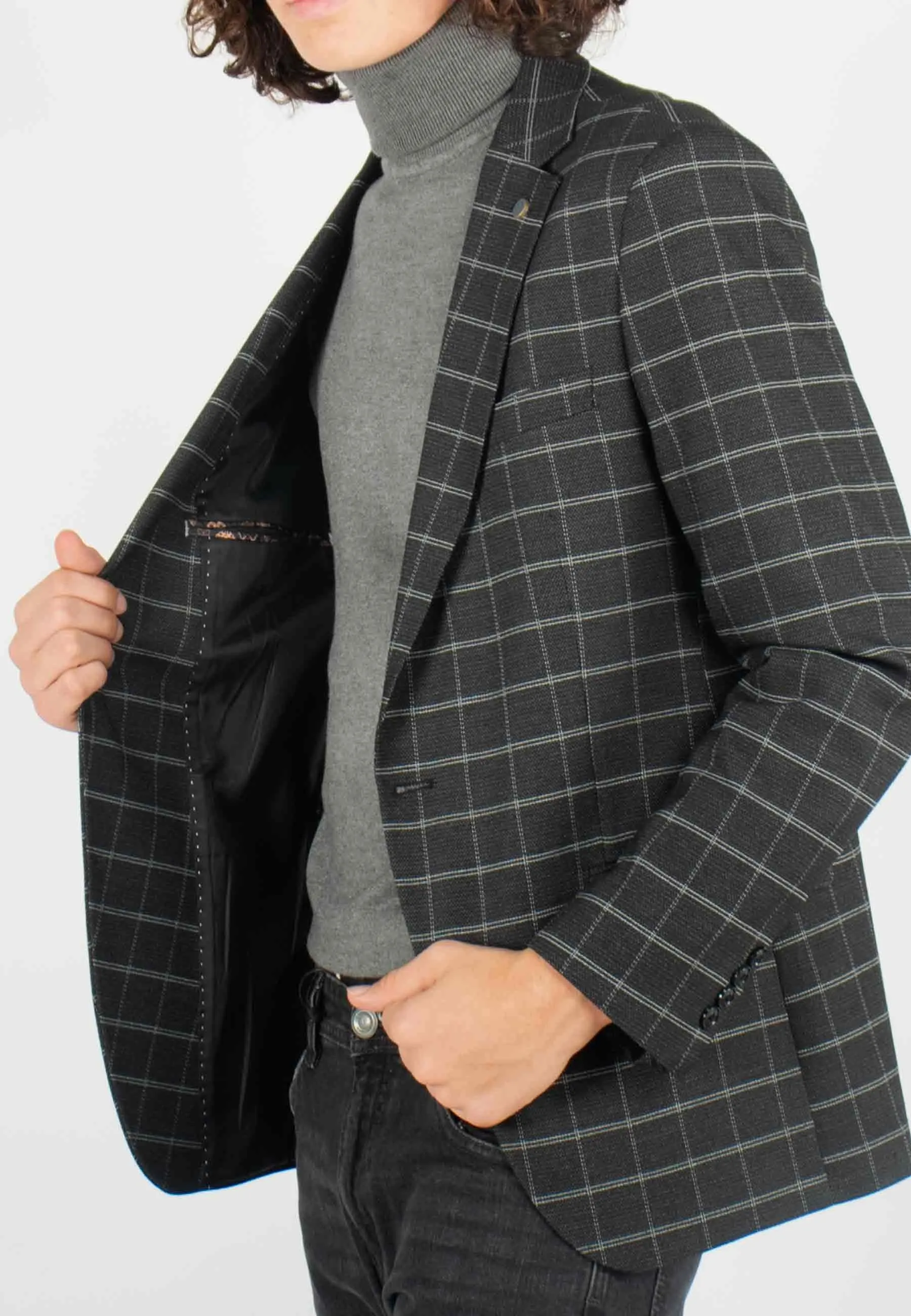 Veste de costume anthracite à carreaux avec poches latérales, style élégant et intemporel
