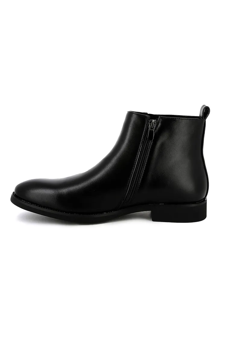 Bottines UOMO en Simili Cuir Noires avec boucles - Détails Distinctifs